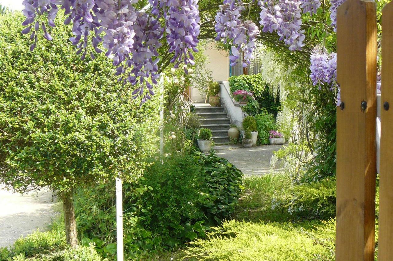 Au thé à la menthe Romans-sur-Isère Exterior foto